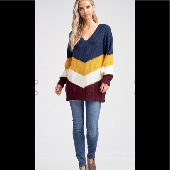 Stylish Chevron V-Neck In Perfect Color Blend- NEW - Picture 6 of 11